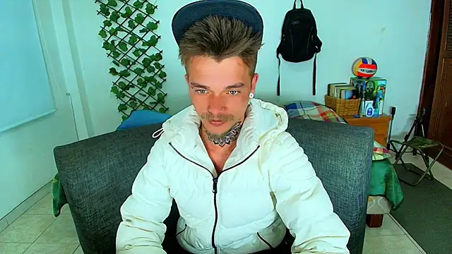 Gold_Loyal77 webcam