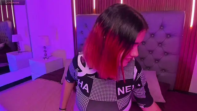 Niaa_Stark webcam