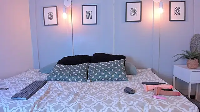 Mikaela_dh webcam
