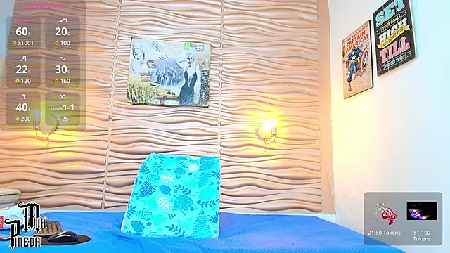 mia_pineda webcam