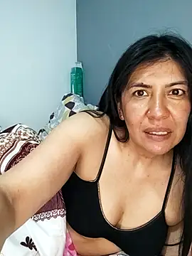 aisha_latina webcam