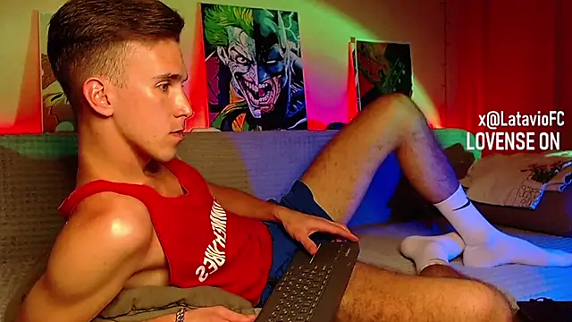 Midnighter_ webcam