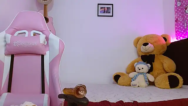Lovee_098 webcam