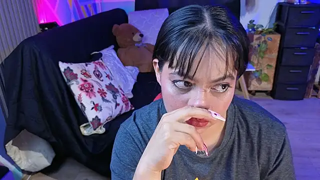 Cuttiealice webcam