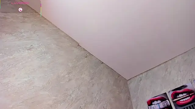 mia_johson webcam