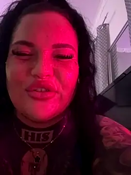_MelinaCurves_ webcam