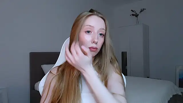 Luna_insniity webcam