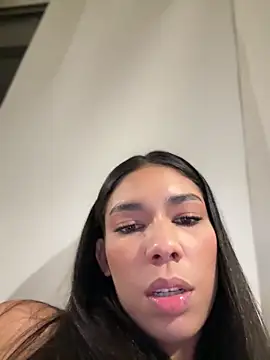 EllaSanz_ webcam