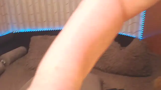 BustyKatty webcam