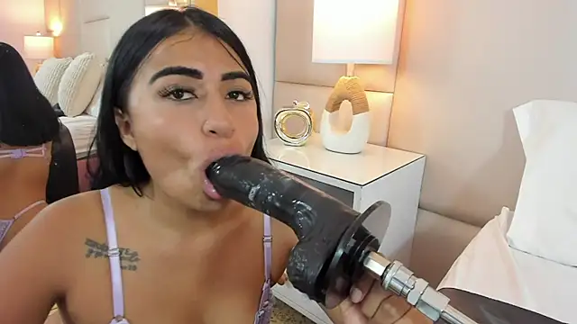 AntoniaRoss_ webcam