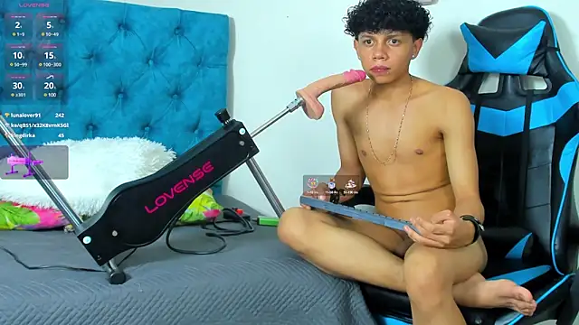 _taylor_black webcam