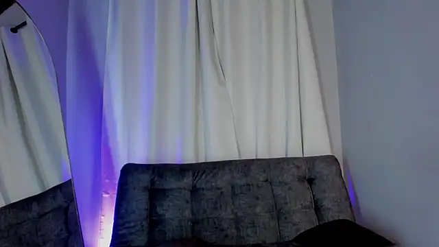 emma__hills webcam