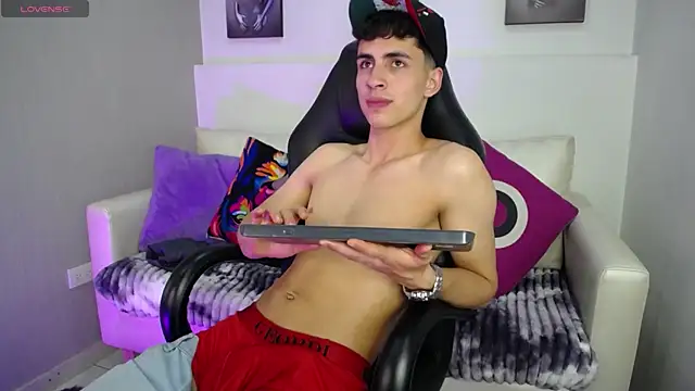 AdrianRinaldi webcam