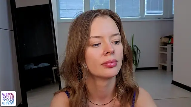 NinaCoxn webcam