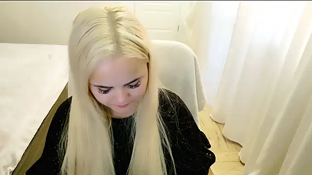 lovely-eyes webcam