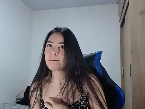 EloiseJun webcam