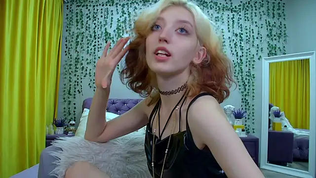 MistyMarlo webcam