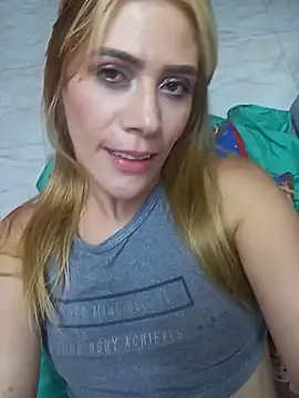 Elianasuarezz webcam
