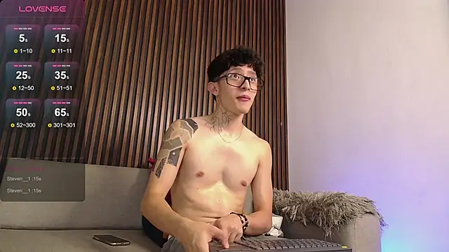 troy_rouge webcam
