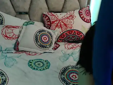 shairabrunette webcam