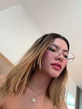 Your_Honeey room chat