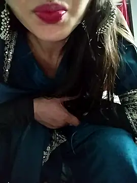 Noor_Darliing room chat