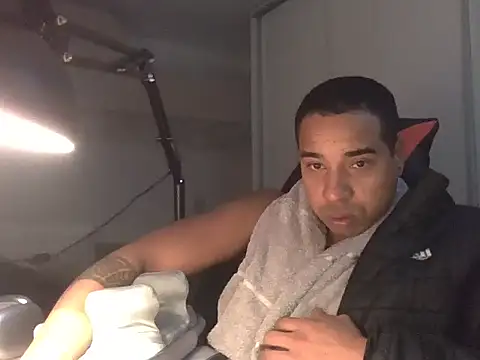 JUNINHOLEKE