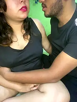 IndianSexyCouple_