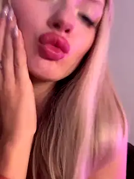 AngelicaaHeaven room chat