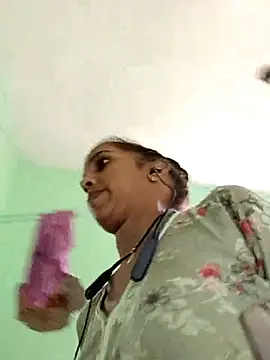 Hotty-Nidhi