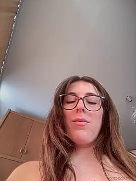 MommmyYummy room chat