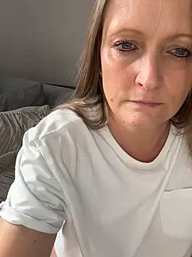 HoneyBluex room chat