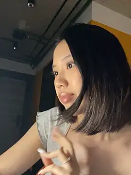 Asian_Lyyyy