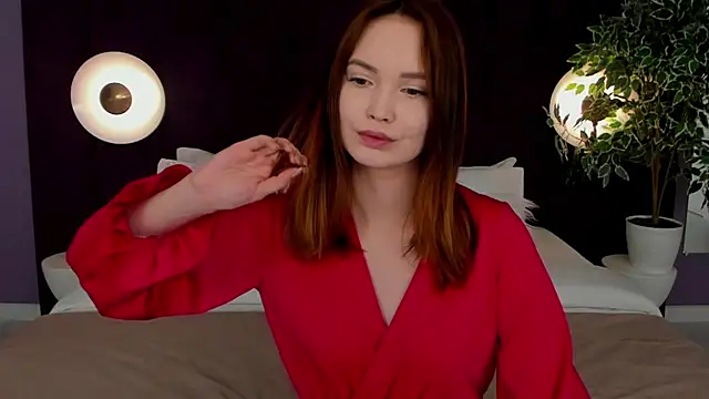 KiraHolli