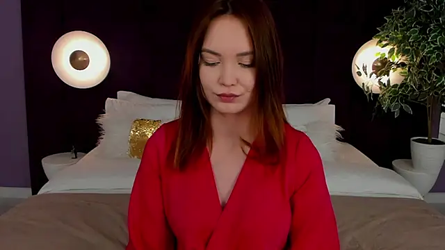 KiraHolli