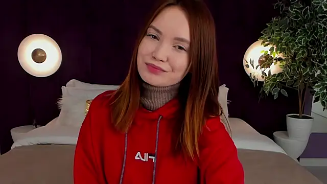 KiraHolli