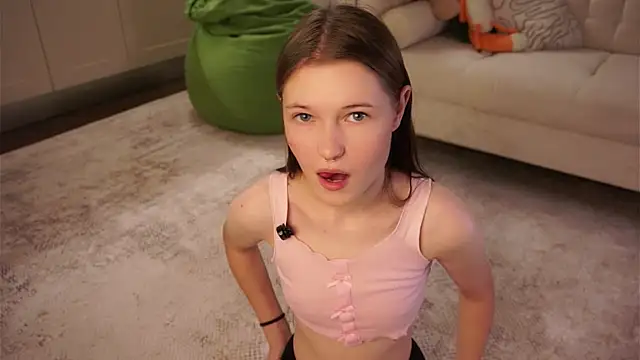 LynHillaire