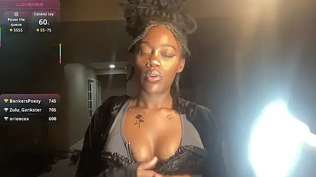 maskedgirl5005