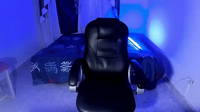  Aron_Boyy chat room