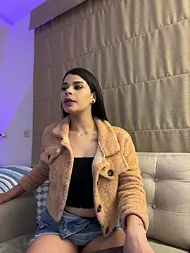Leah_Honey26