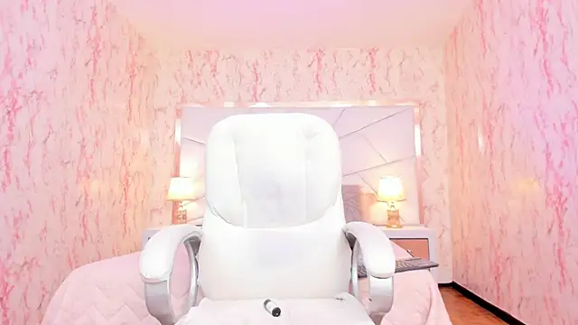 Emily_Whinfre