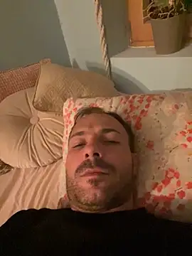 Adventurehotman Live Webcam on Stripchat
