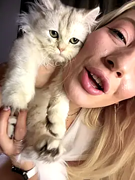 Ella_Charm's Stripchat show and profile