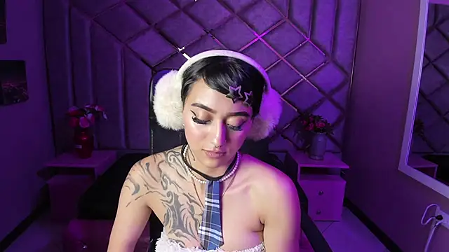 Miaa_Thopmson