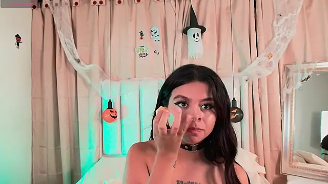 Chloe_Bakerr