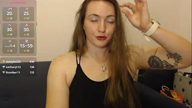 BustyBonnieUK's Stripchat show and profile