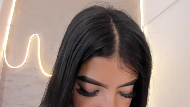 Naomy_gyal