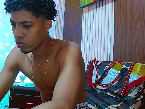 andreswj_bigcock23 - Andreswj_bigcock23's free webcam