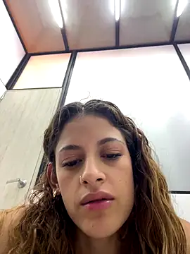 alana15's Stripchat show and profile