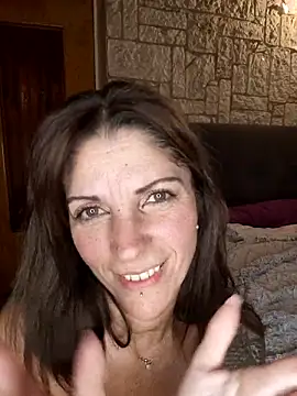 Dreamlove1 from StripChat is Freechat